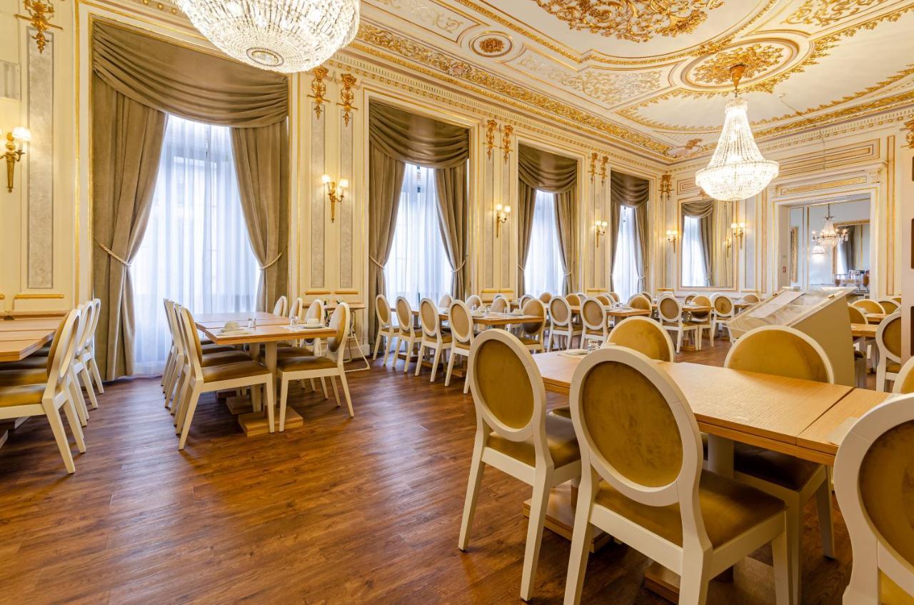 Hotel Borges Chiado Lisbona Esterno foto