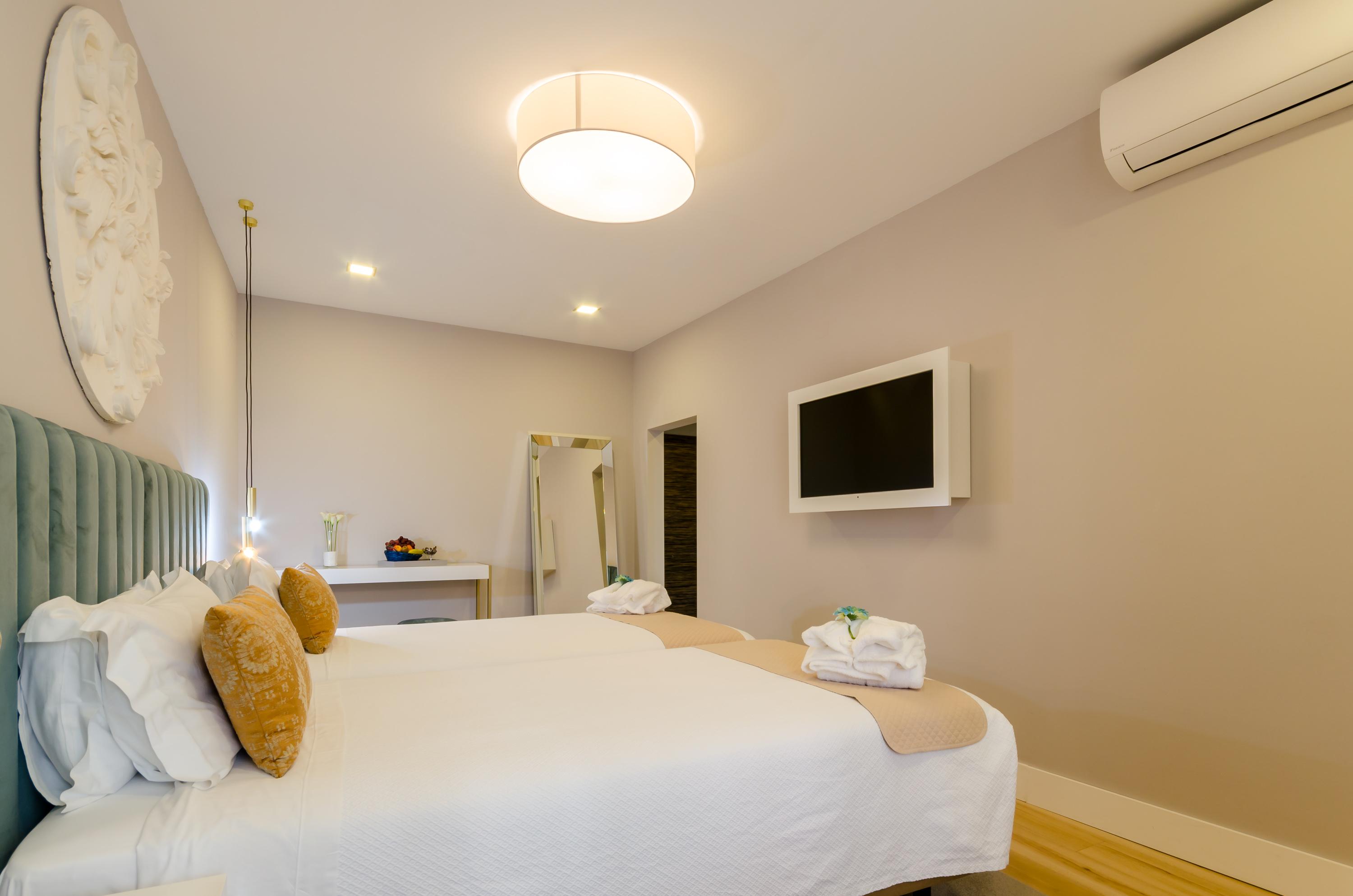 Hotel Borges Chiado Lisbona Esterno foto