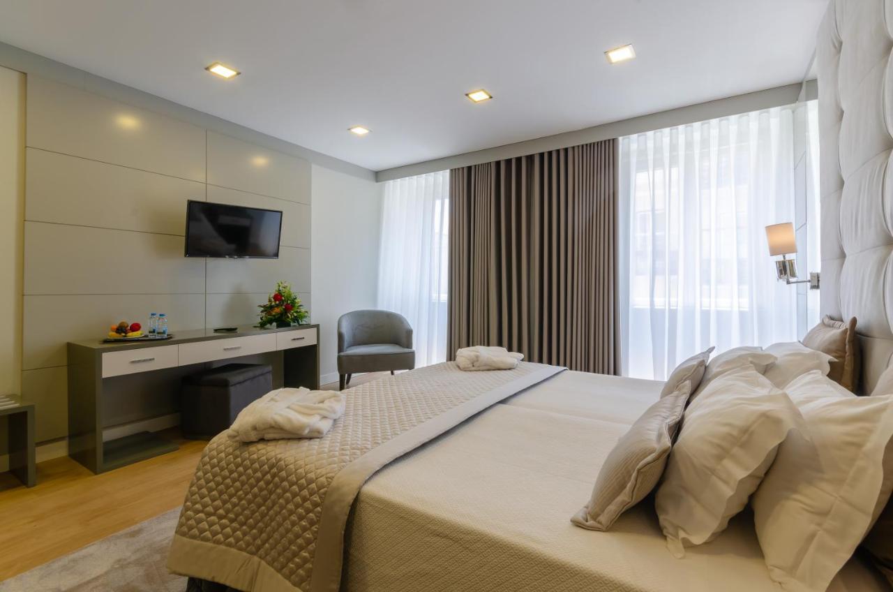 Hotel Borges Chiado Lisbona Esterno foto