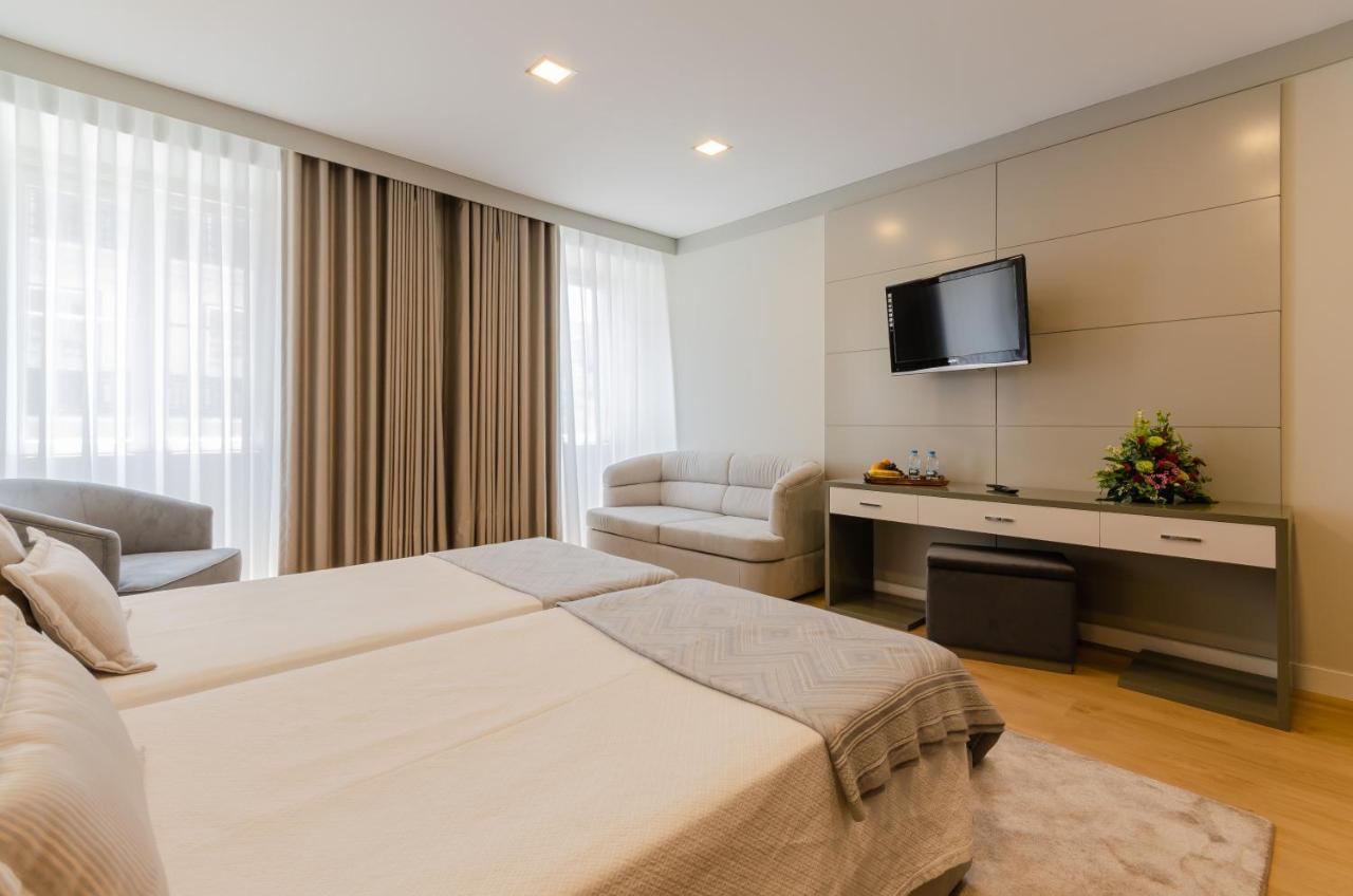 Hotel Borges Chiado Lisbona Esterno foto