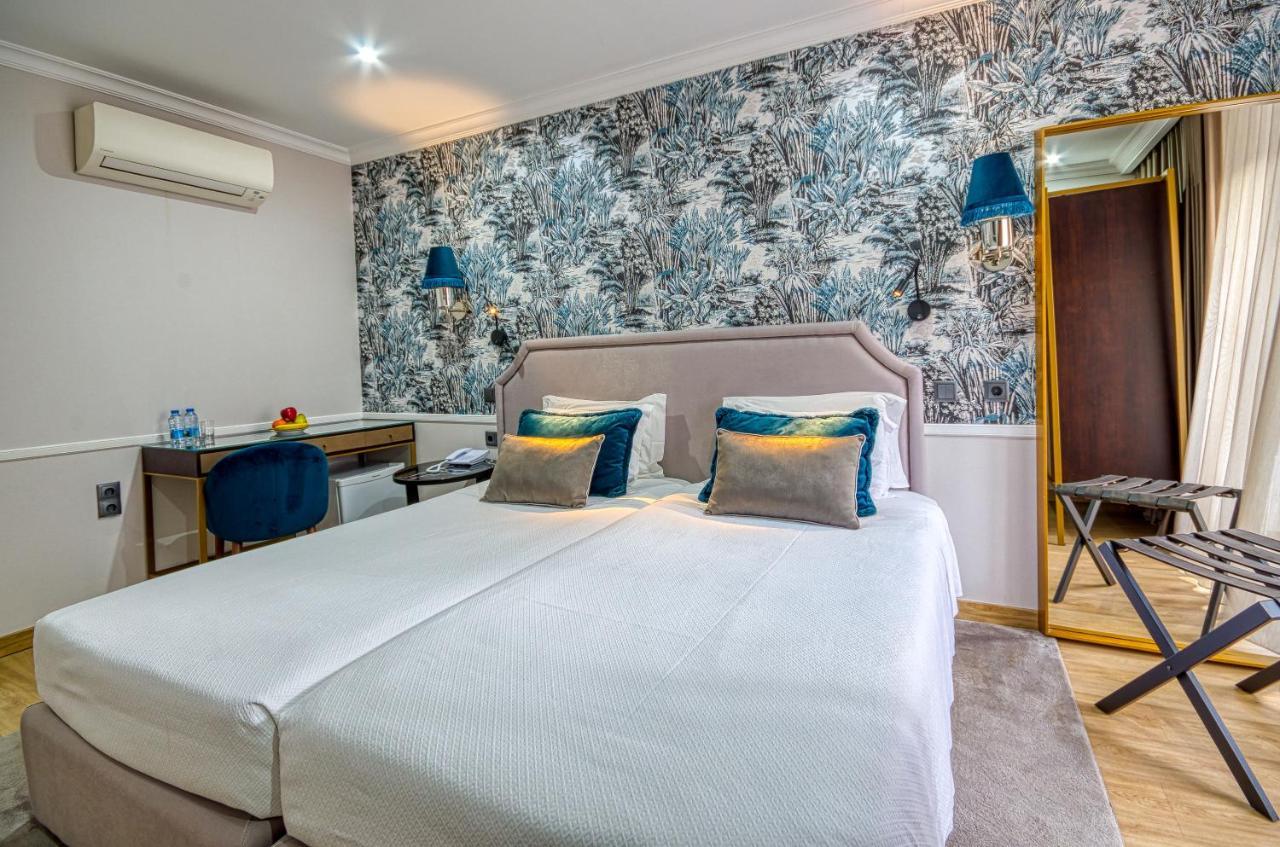 Hotel Borges Chiado Lisbona Esterno foto